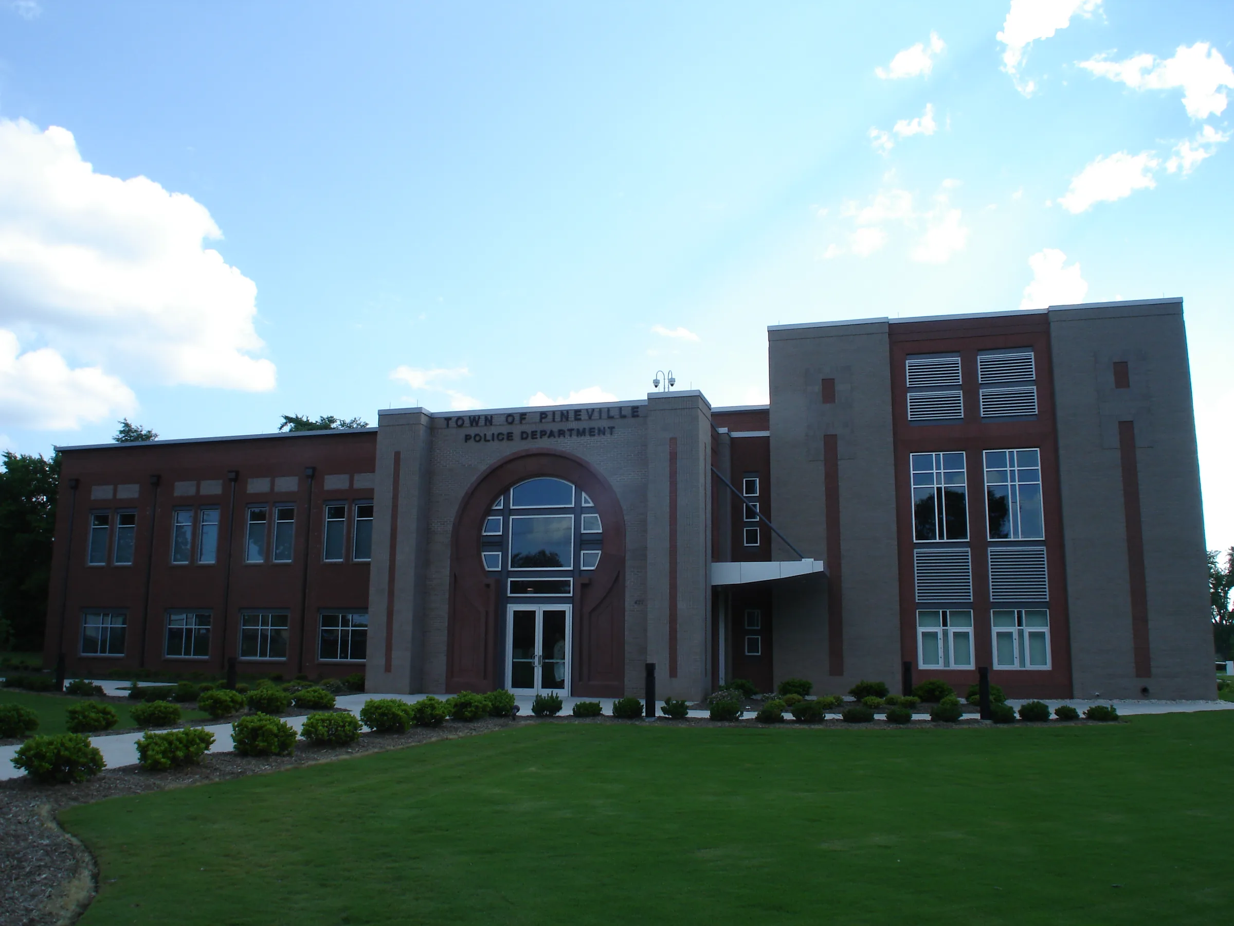 Pineville Police Department photo 3