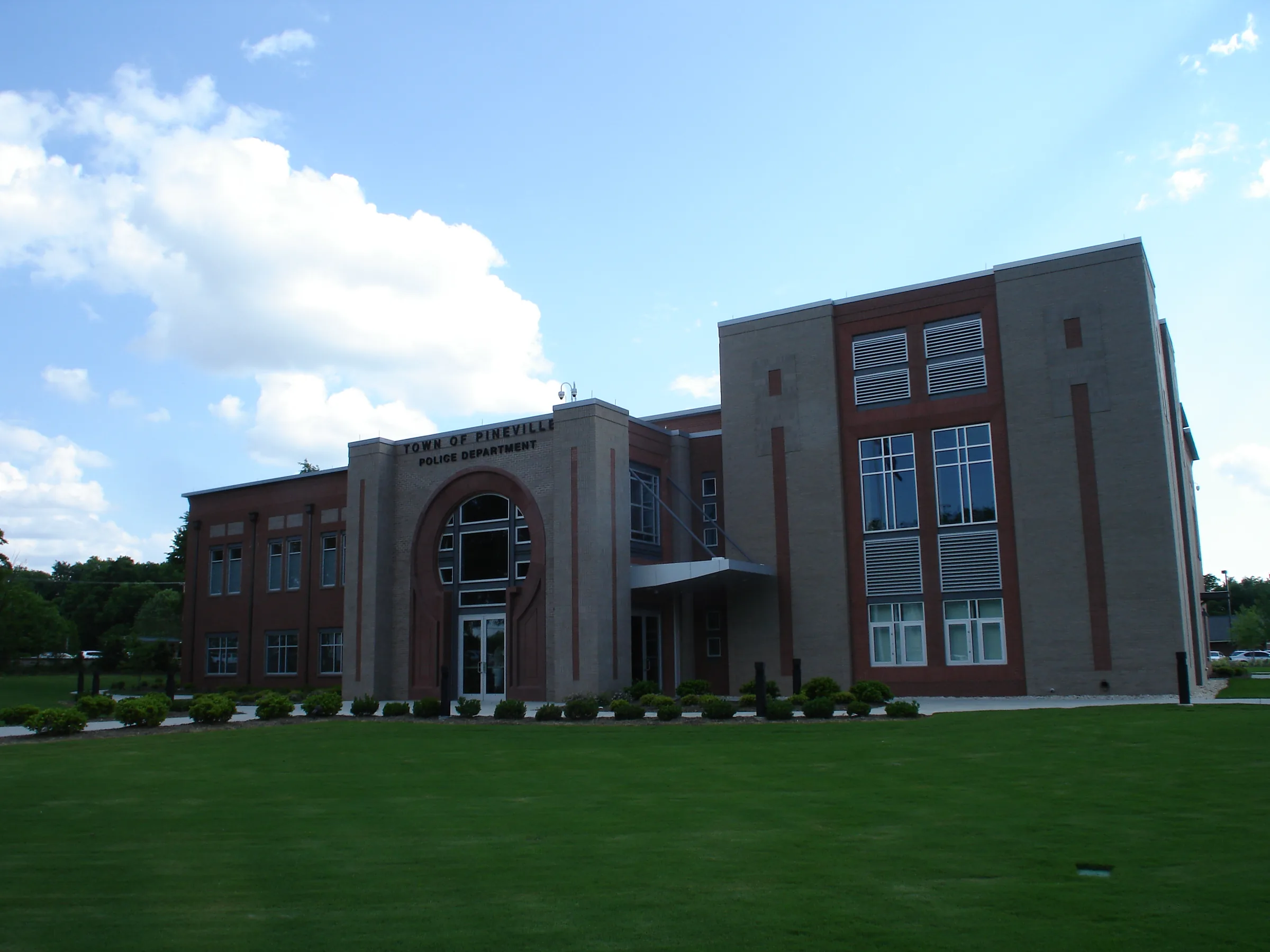 Pineville Police Department photo 4